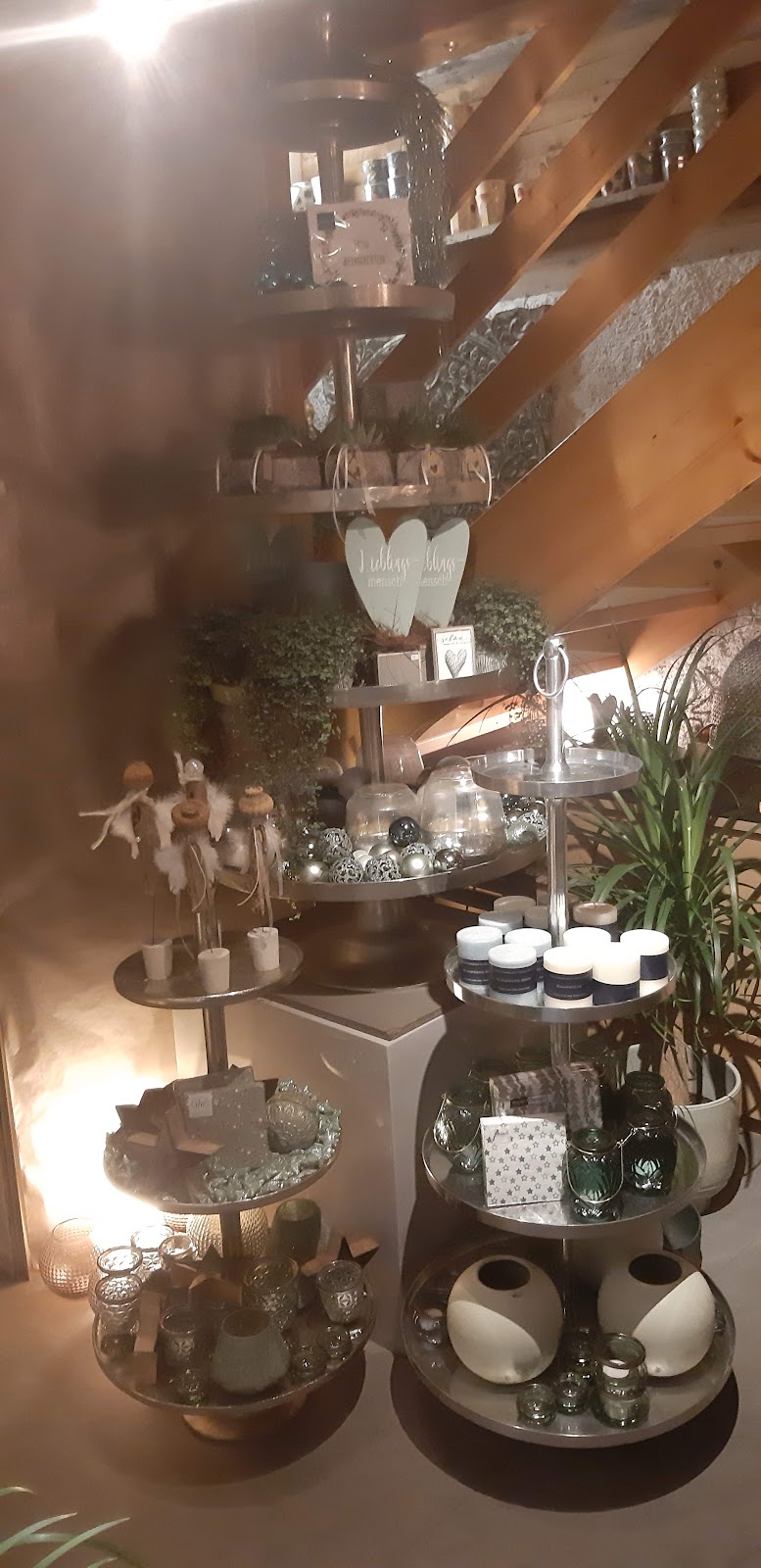 Dekoration und Kunstobjekte im Laden